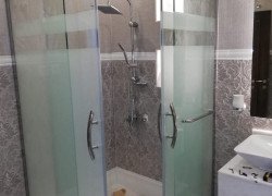 ابواب زجاج للحمامات